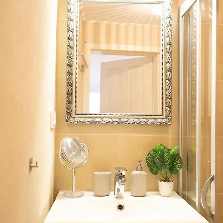 Apartamento Sunset Oasis - Terrasse, Freies Parken, Zentral, Naehe Bahnhof, Wlan