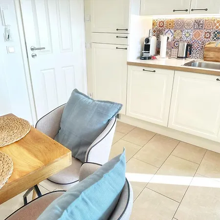 Zentrales In Mit Dachterrasse Und Tiefgarage Διαμέρισμα