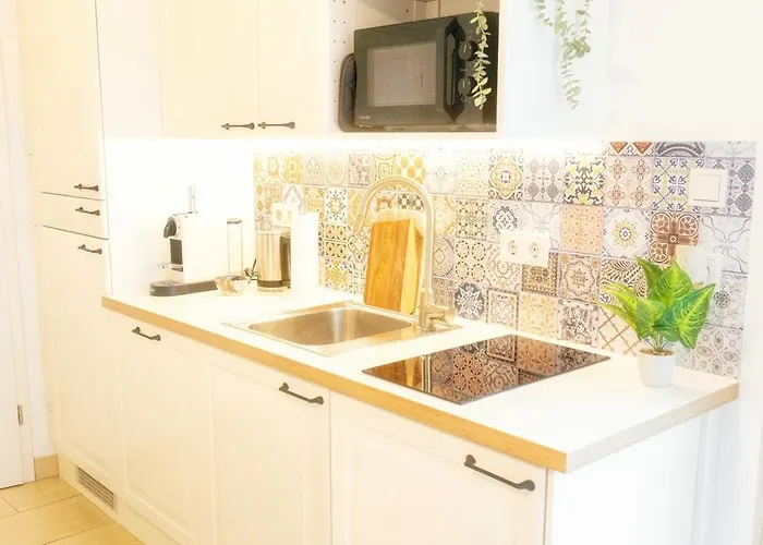 Zentrales In Mit Dachterrasse Und Tiefgarage Διαμέρισμα