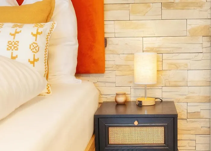 Zentrales In Mit Dachterrasse Und Tiefgarage Διαμέρισμα *